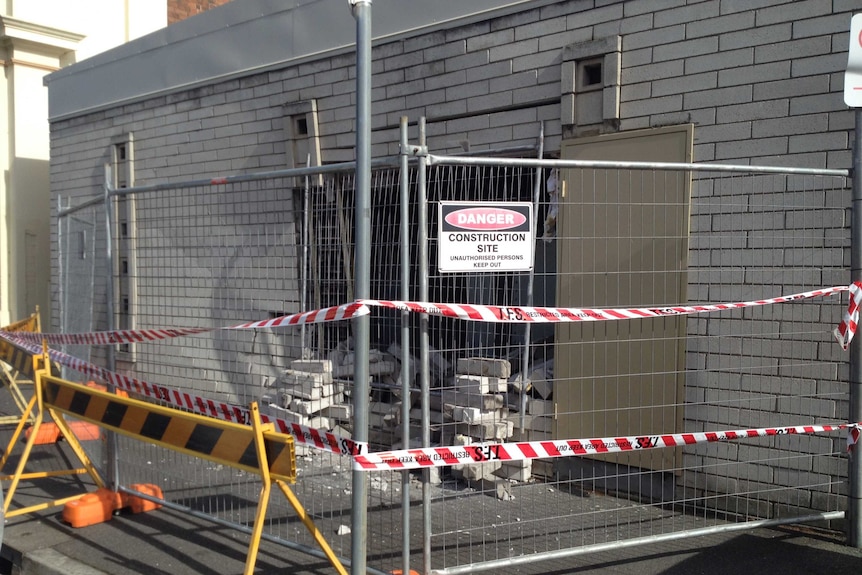 Car crashes into library in Launceston