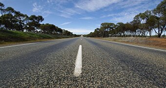 A close-up photo of a section of Great Eastern Highway near Northam.