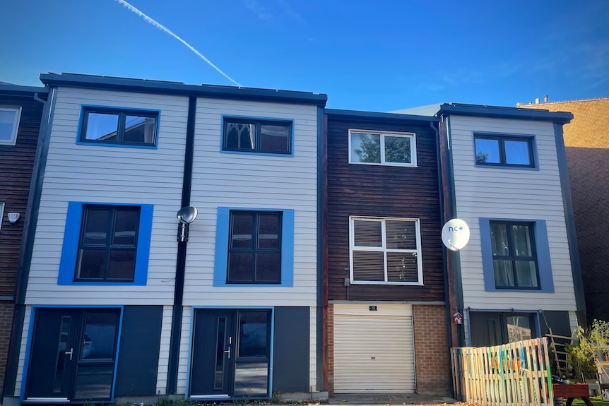 Four small terrace houses in the UK city of Nottingham.