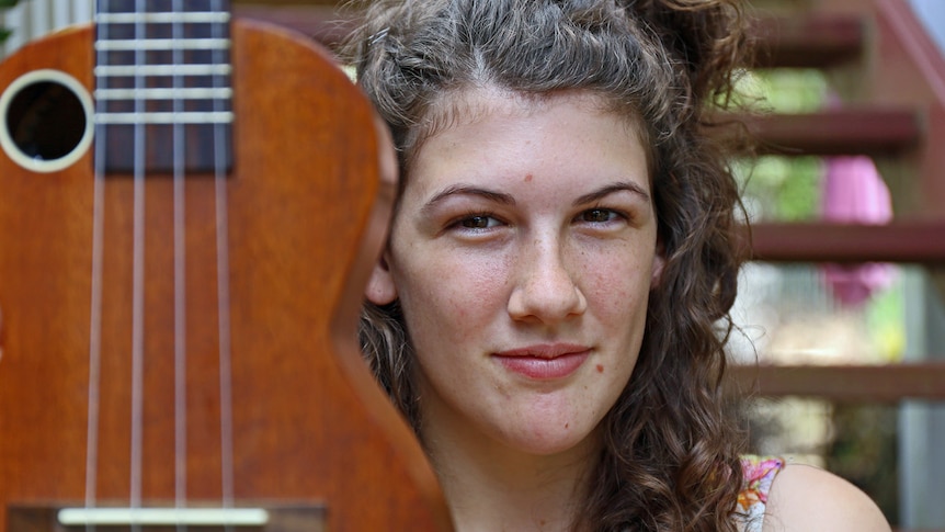 Cecilia Brandolini with her ukulele