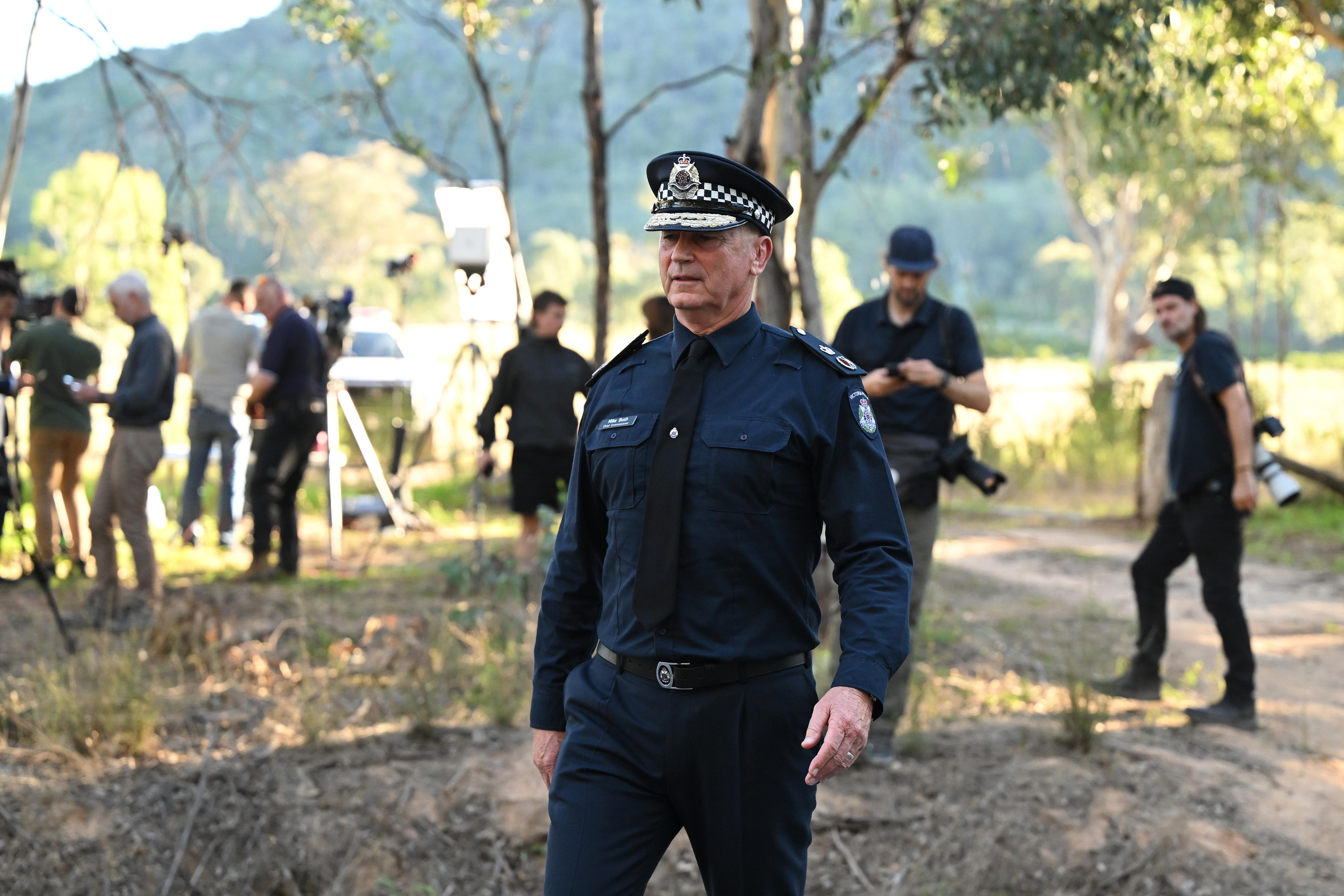 Victoria Police Chief Commissioner Mike Bush and media at the site where Dezi Freeman was killed