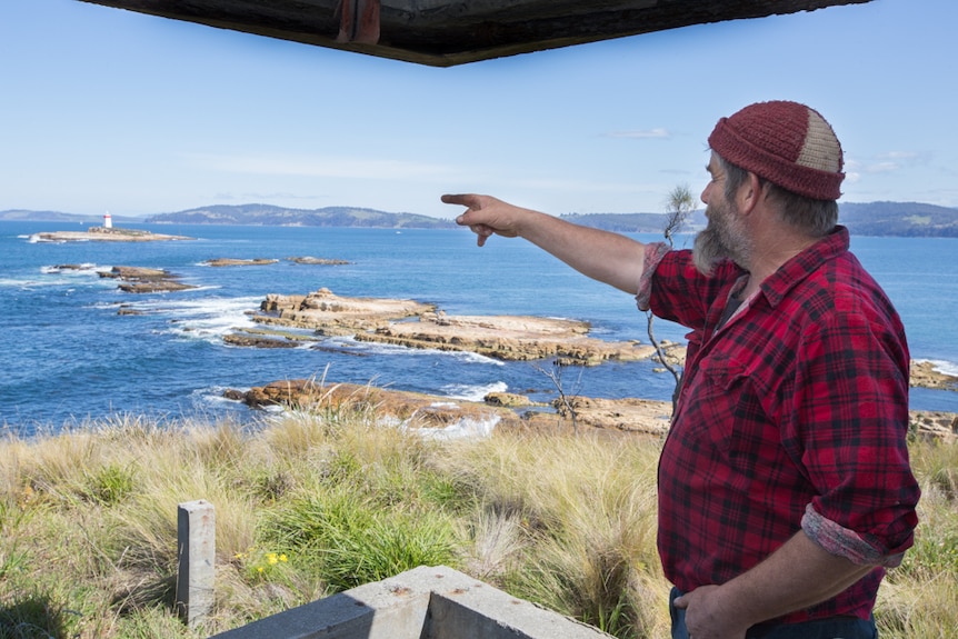 Rodney Milton remembers seeing boats arrive at Tasmania's oldest tower at Iron Pot Lighthouse.