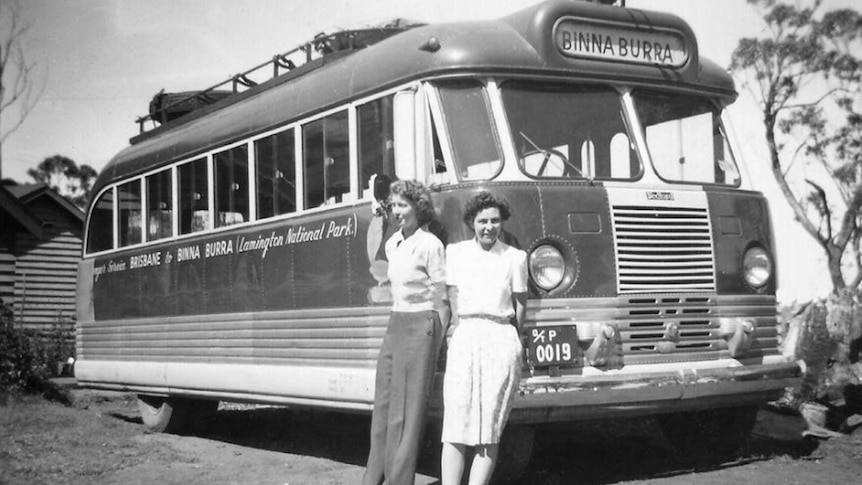 An early shot circa 1940s of the Binna Burra bus