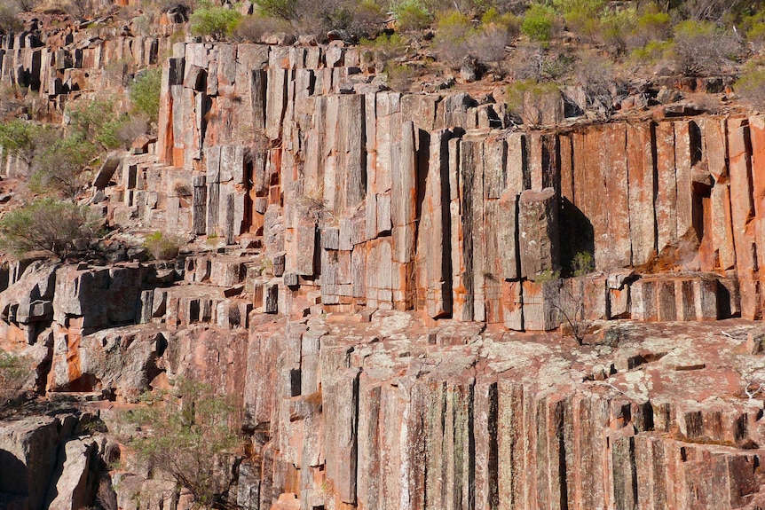 Vertical rocks in the Gawler Ranges