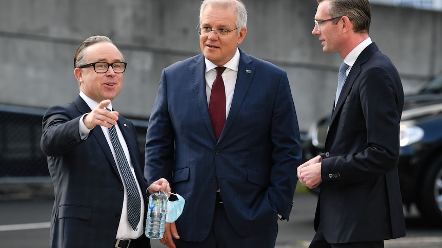 Dominic Perrottet, Scott Morrison and Alan Joyce talking