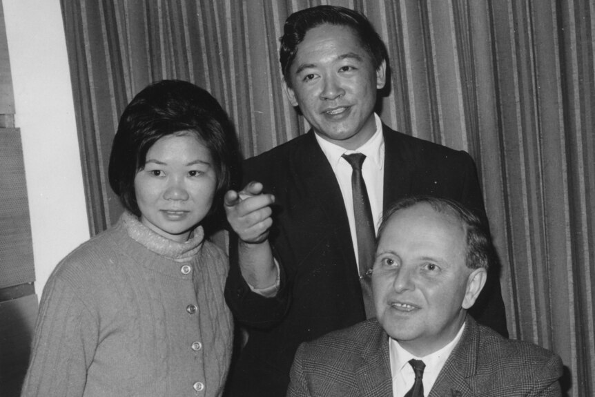 Anita and Humphrey Chang meet ABC radio announcer Keith Glover.
