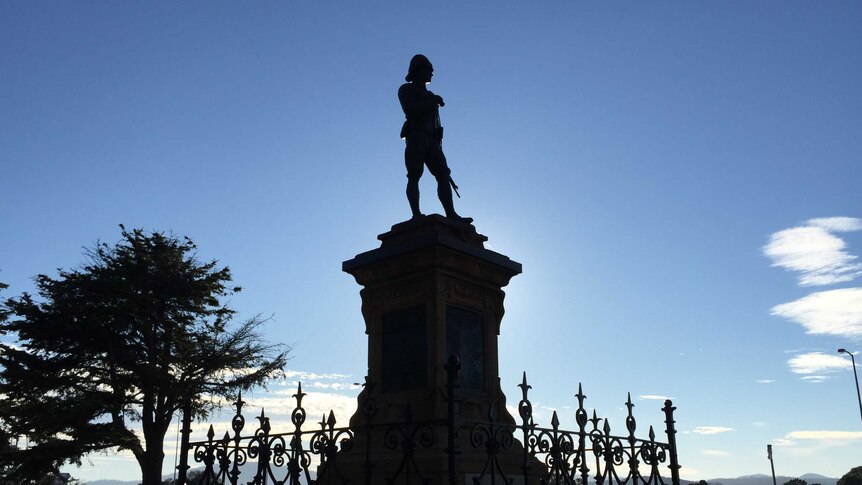 Silhouette of a soldiers memorial
