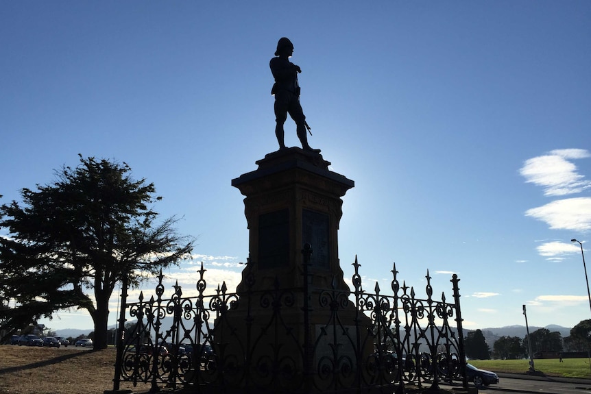 Silhouette of a soldiers memorial