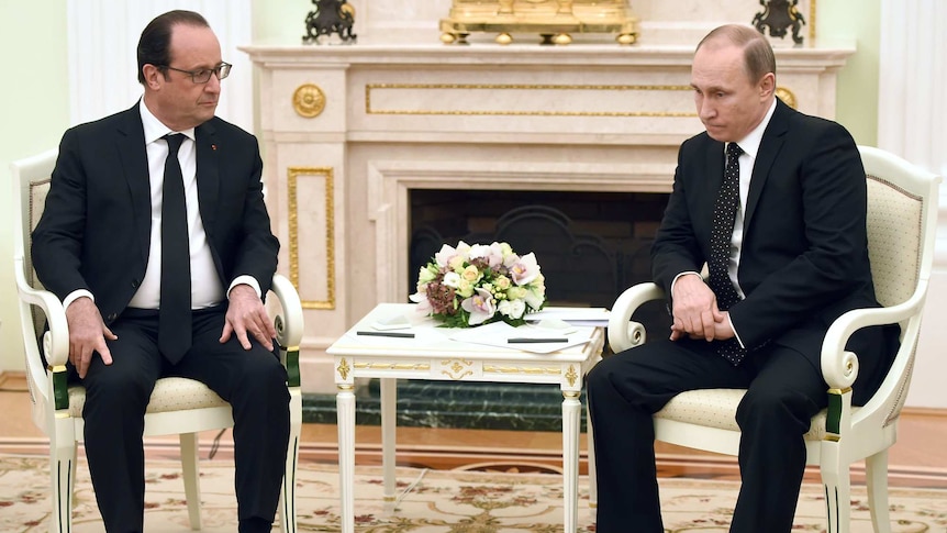 Francois Hollande speaks with Vladimir Putin in Moscow