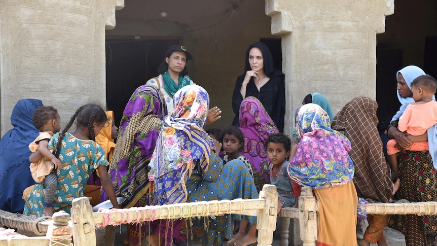 picture of a group of women having a chat 