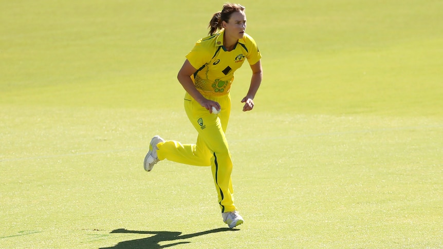 Ellyse Perry runs in to bowl during the Women's Ashes series between Australia and England