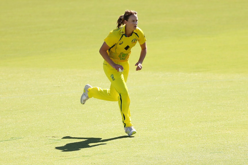 Ellyse Perry runs in to bowl during the Women's Ashes series between Australia and England