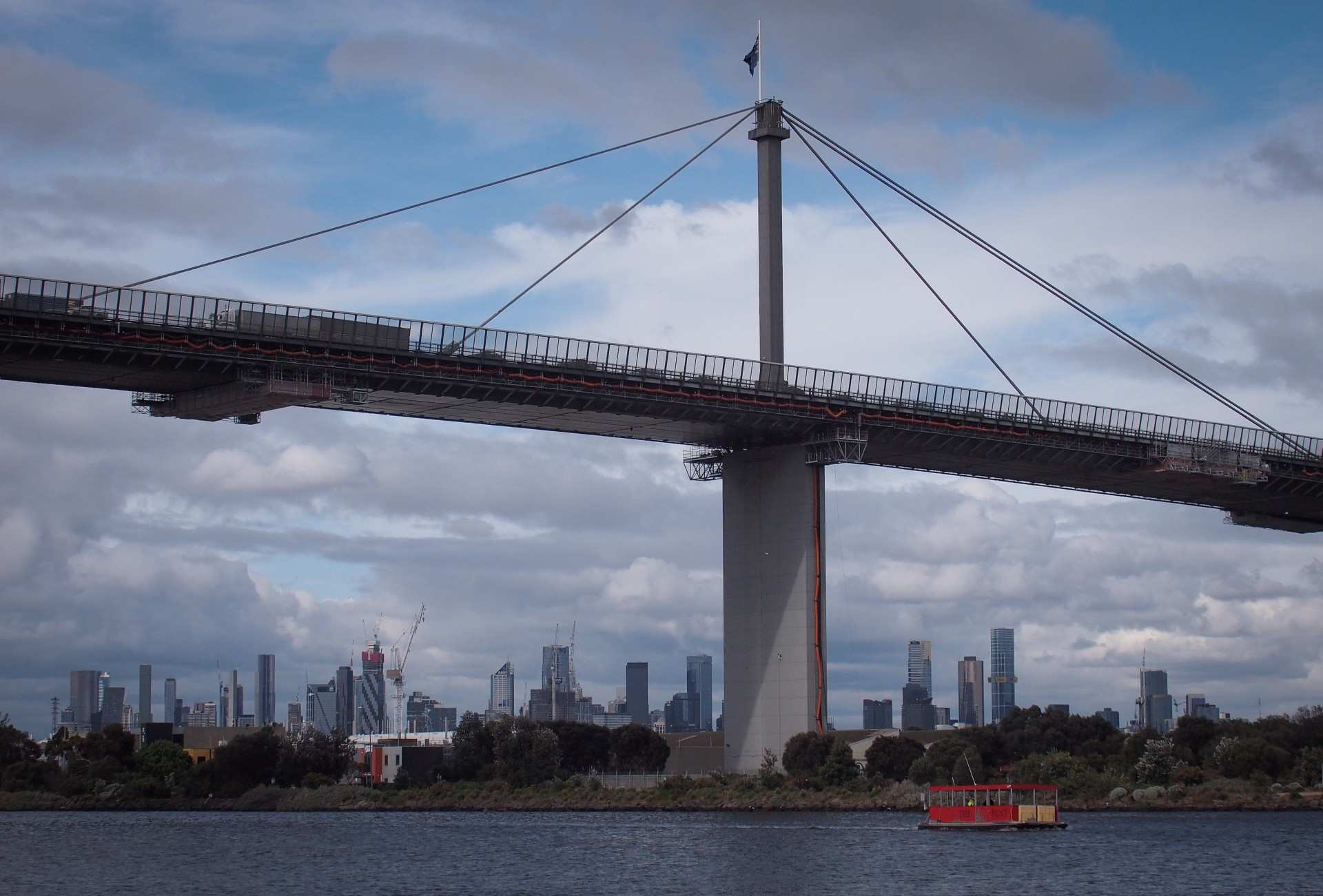 West Gate Bridge disaster still haunts the men who were there, 50 years