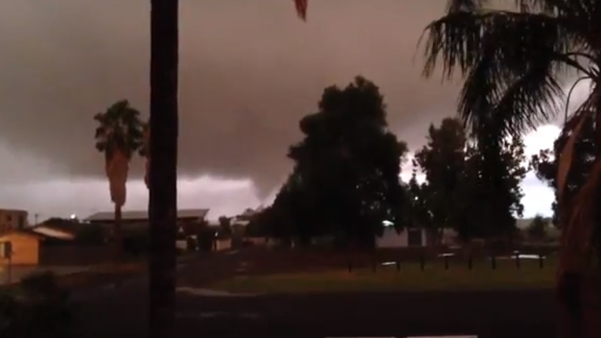 Tornado tears through Mulwala, Victoria