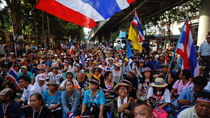 an_thai_protest_yingluck.jpg