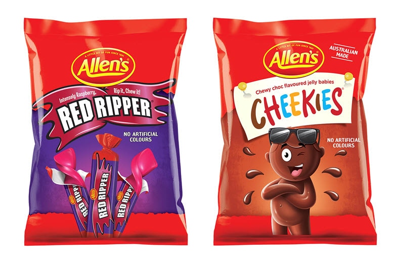キャンディーの 2 つのパケット、1 つは Red Ripper、もう 1 つは Cheekies とラベル付けされています