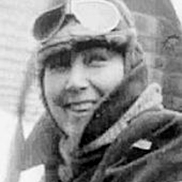 Hilda McMaugh trained as a pilot in 1919