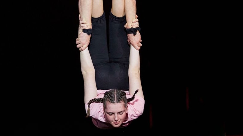 La troupe All-Abilities de Circus WA aide les adolescents handicapés à apprendre à voler