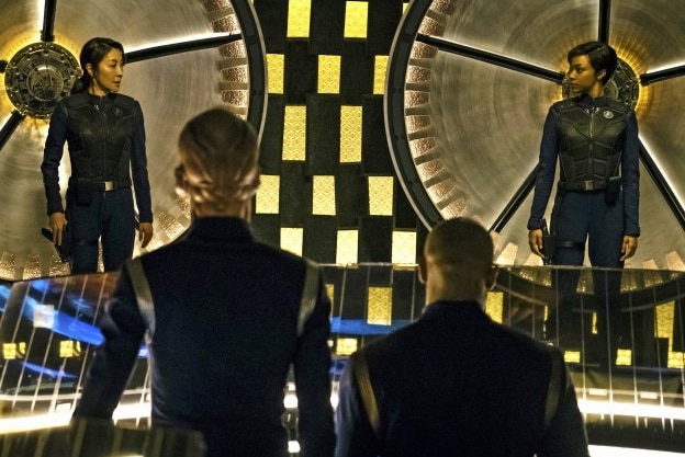 Michelle Yeoh and Sonequa Martin-Green in Star Trek: Discovery (2017).