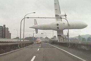 Dash cam images of Taiwan plane crash