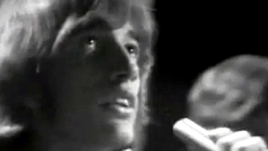 Robin Gibb sings Massachusetts in the 1960s.