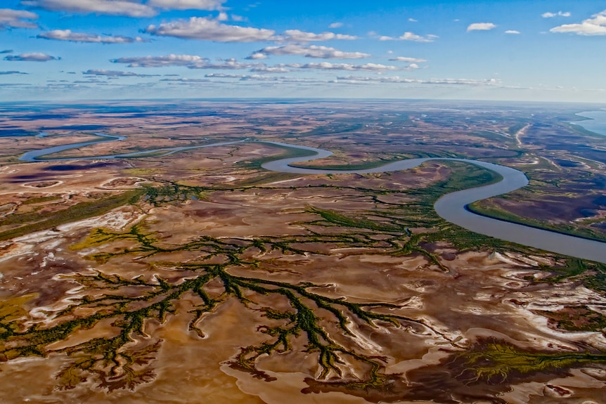 River snakes through Queensland outback