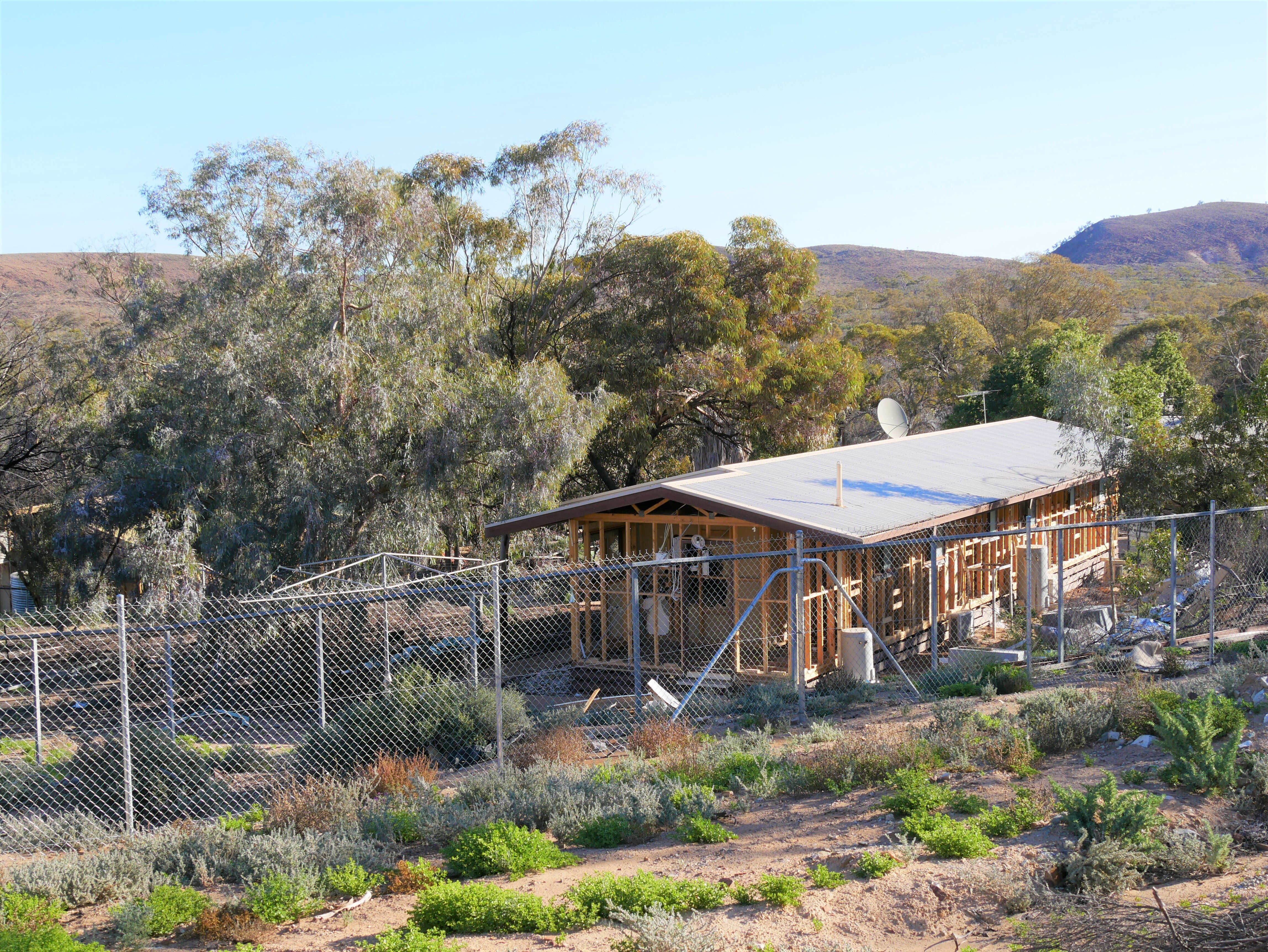 Leigh Creek home demolition plans could limit growth, business owner