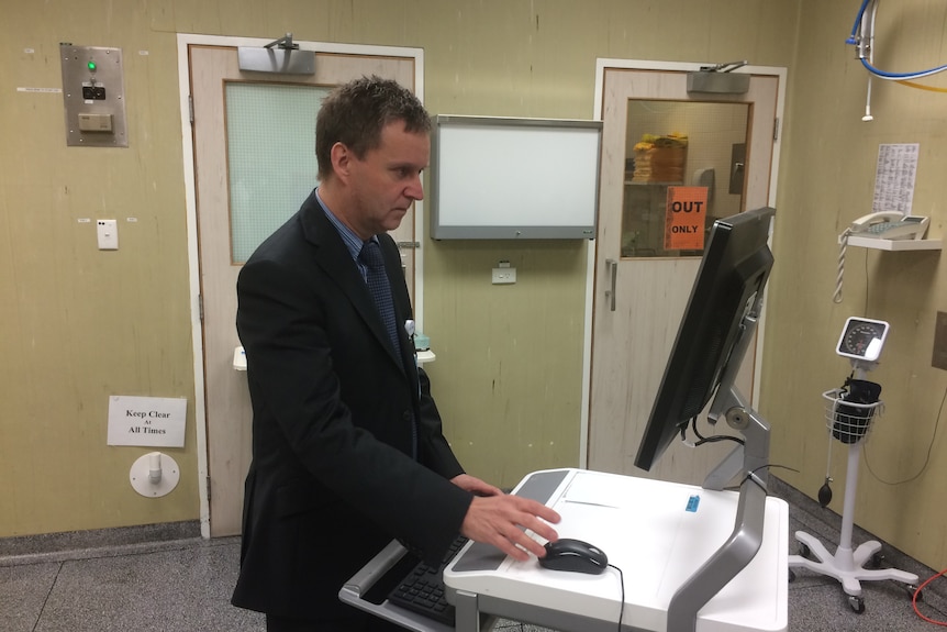 Dr Tobias Otto using EPAS on a computer.