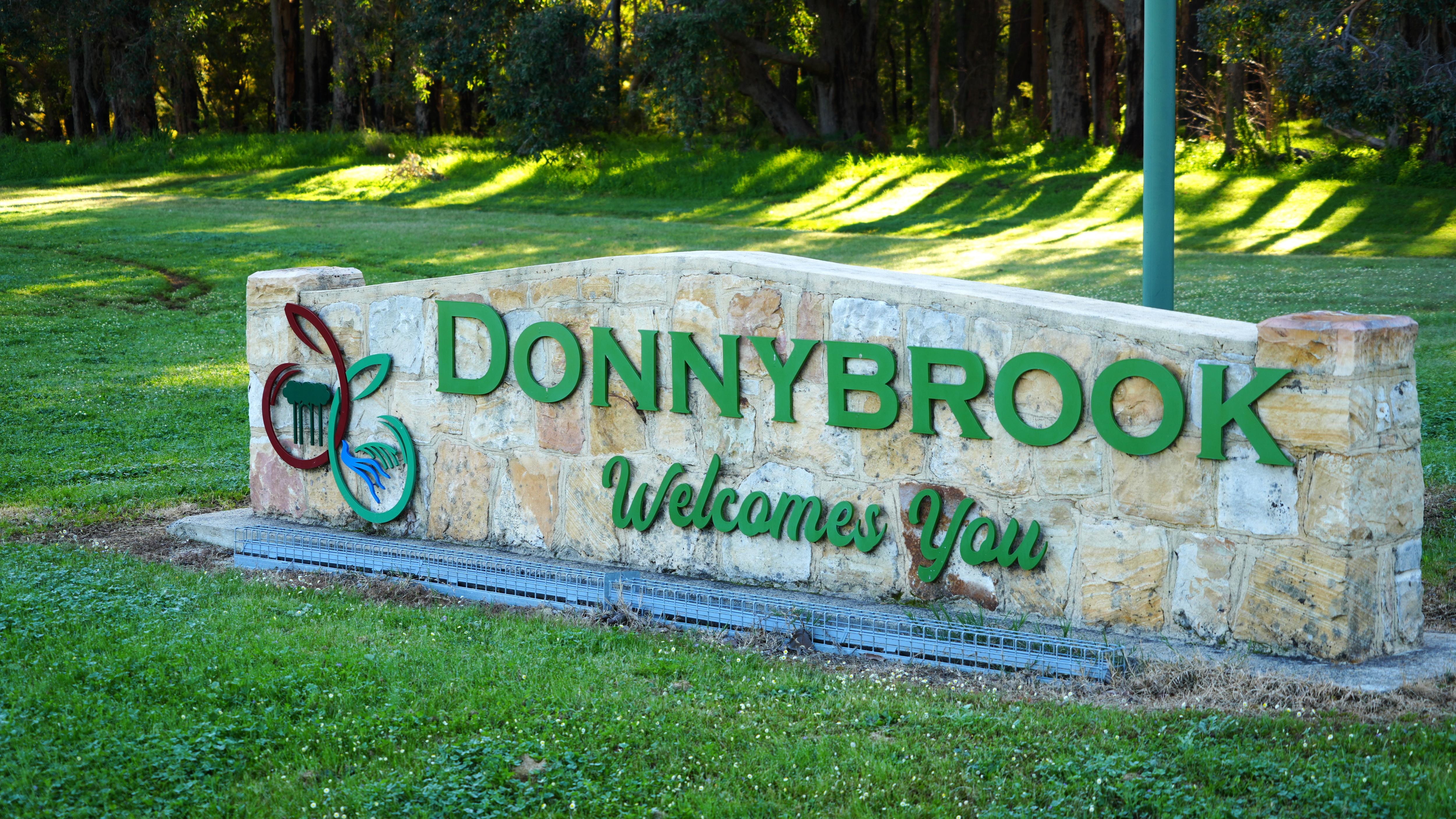 A sign that says Donnybrook welcomes you