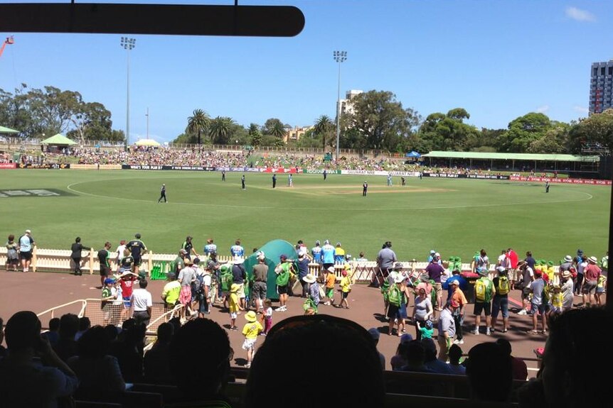 Crowds enjoy day out at North Sydney Oval