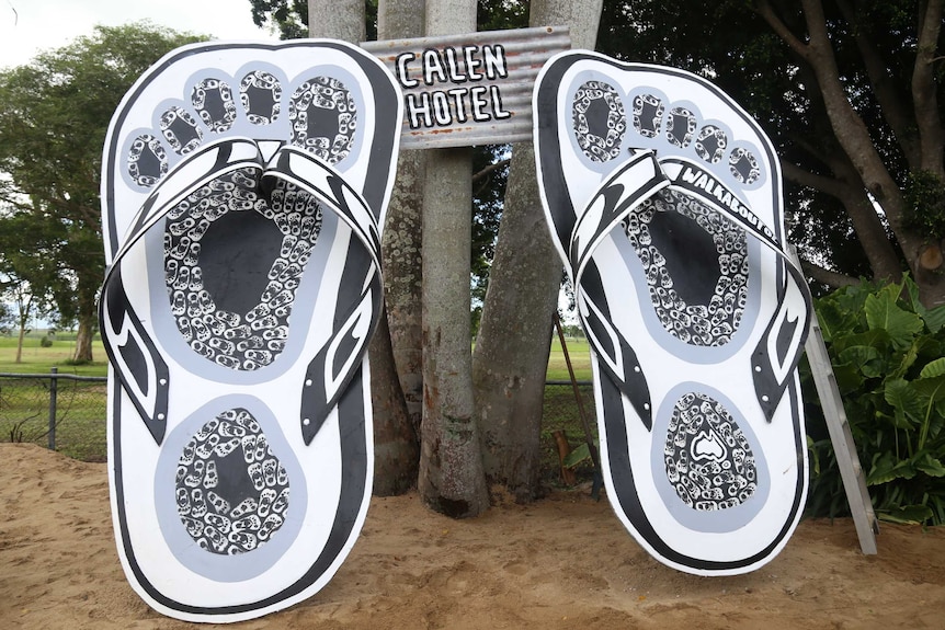 Big Thongs unveiled as new tourist attraction at country pub in Calen,  north of Mackay - ABC News