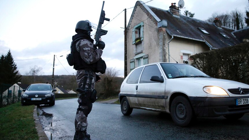 Neighbourhood secured during search