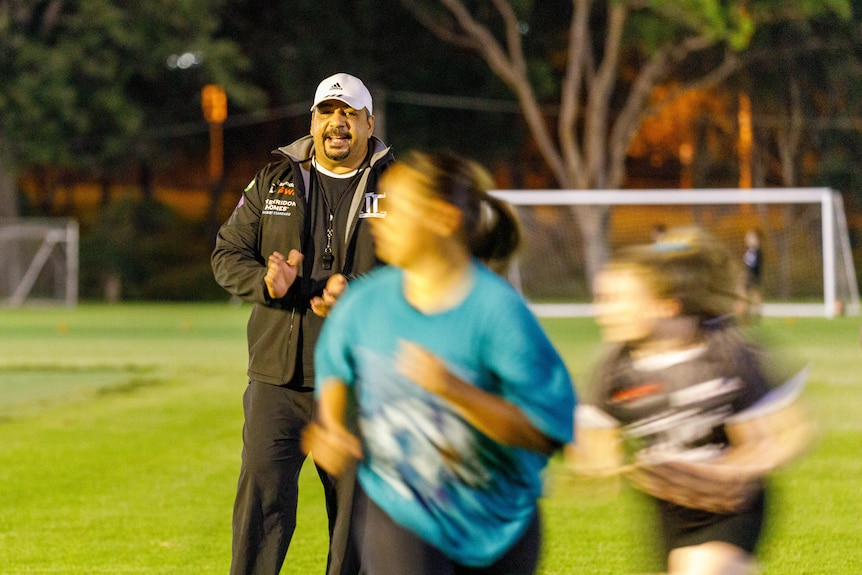 Dean Rioli helping coach Moonee Valley women's team