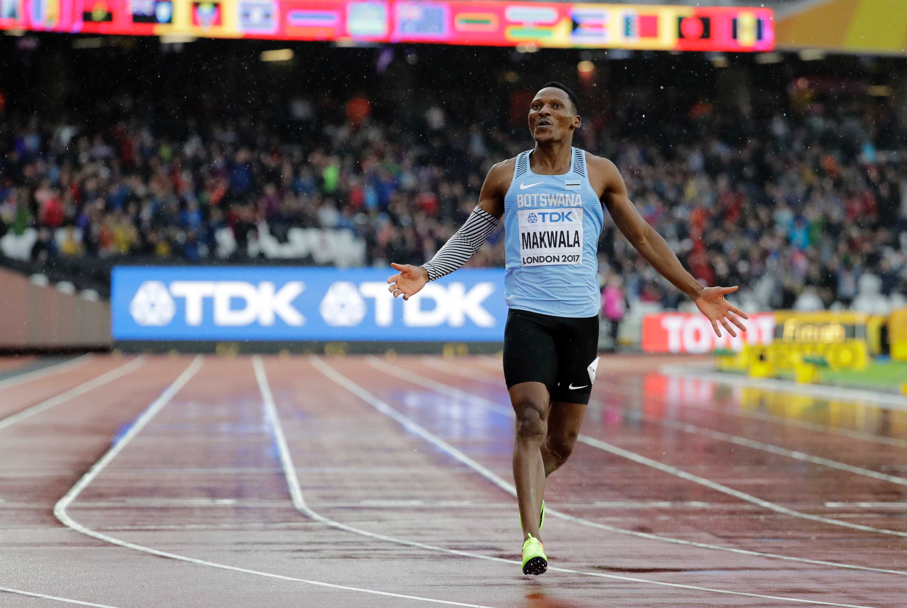 Isaac Makwala runs on his own to eventually qualify for World