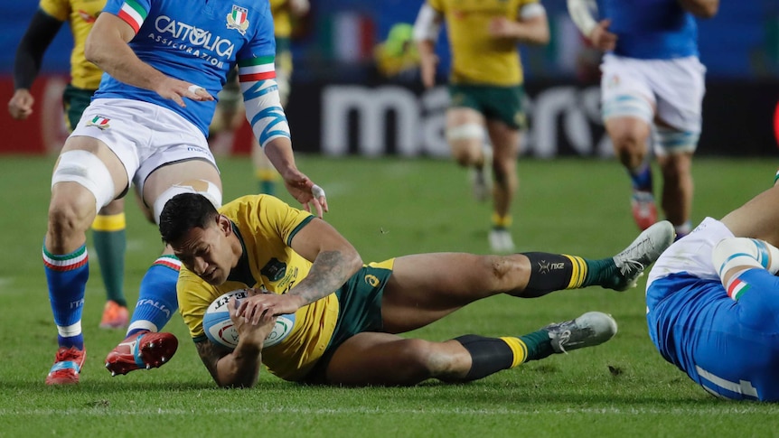 Israel Folau covers for the Wallabies