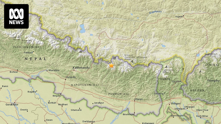 Nepal earthquake strikes near Mount Everest