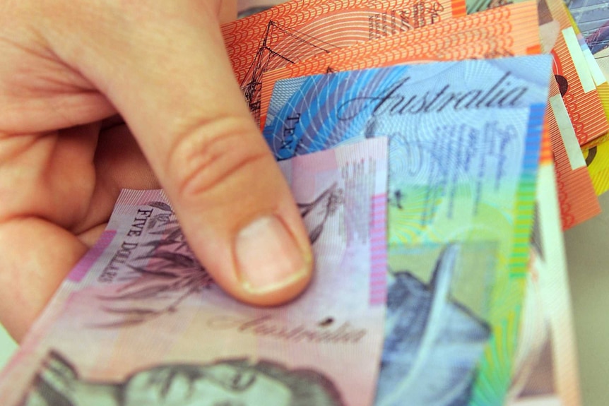Australian money (AAP: Alan Porritt)