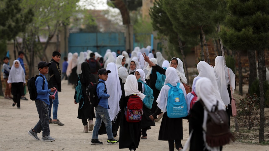 L’ONU qualifie l’exclusion des filles afghanes des lycées par les talibans de “tragique et honteuse”