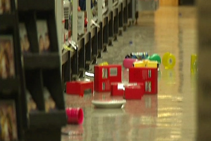 Quake damage - more supermarket shots