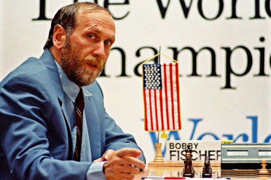 Bobby Fischer - 11th World Champion kingscrusher.tv/fischergames