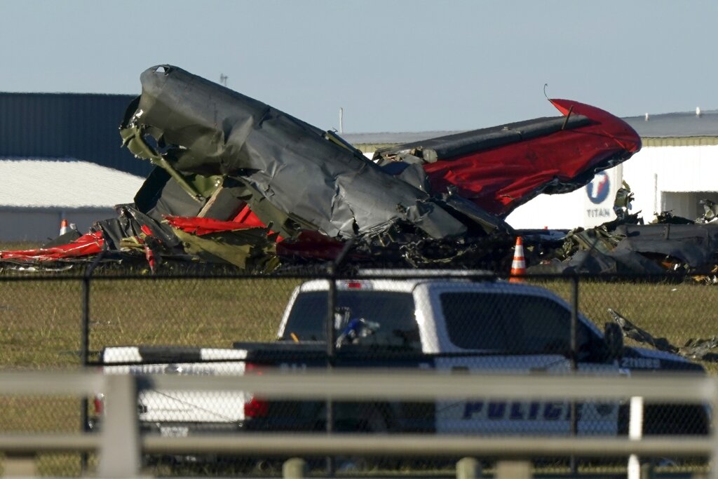 Two Aircraft Collide And Crash At World War II Airshow In Texas ...