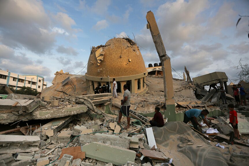 mosque gaza destroyed