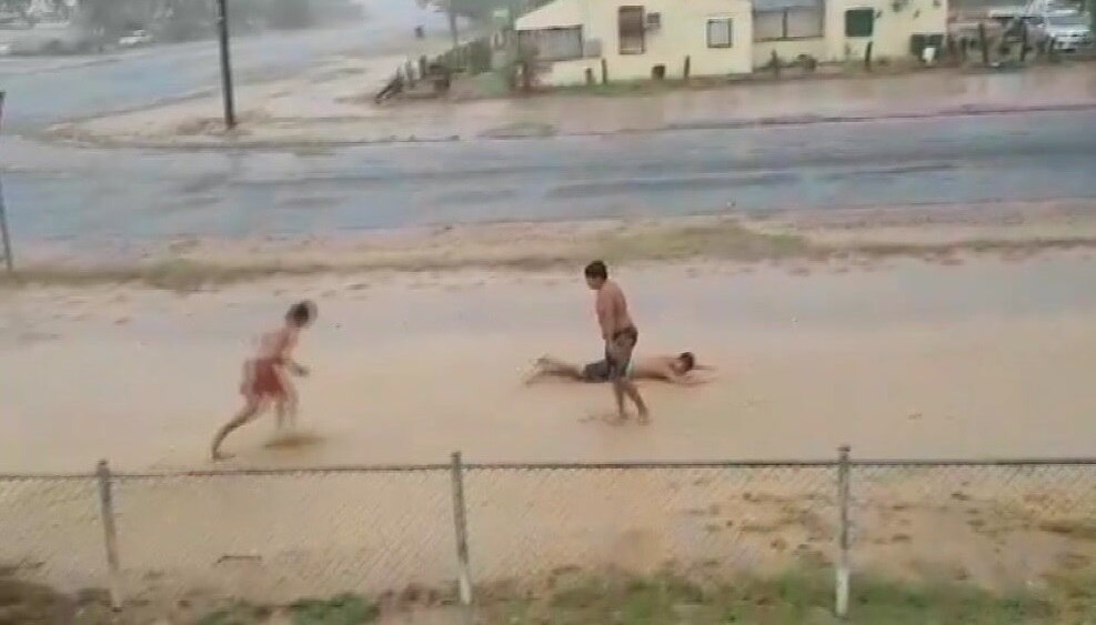 Children In Cunnamulla Make The Most Of The Downpour After Receiving More Than 30mm In Some Areas Abc News