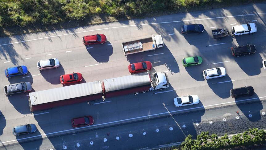 Overhead photo showing traffic on Pacific Highway