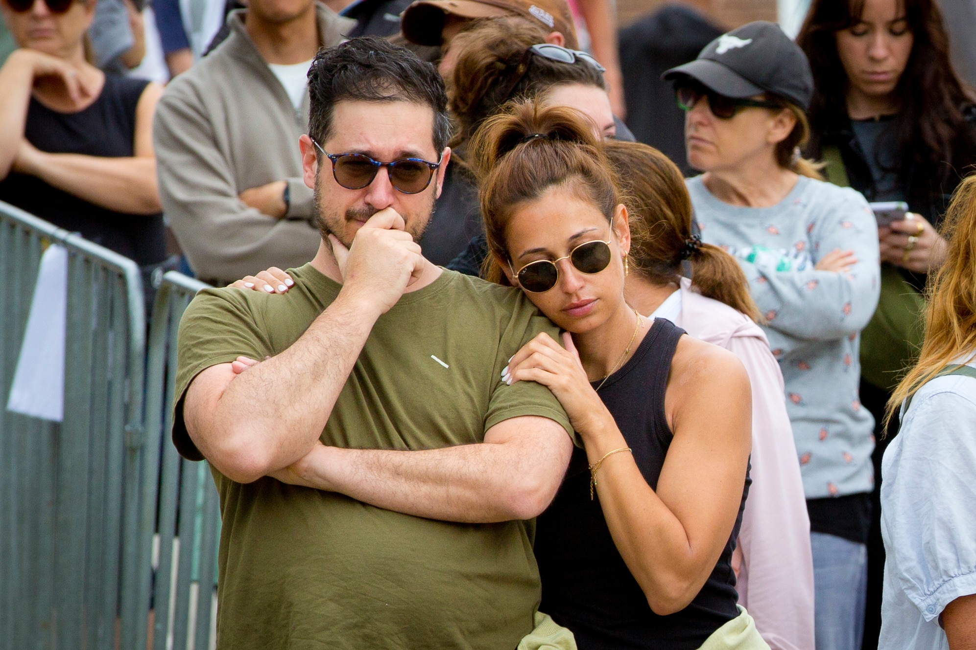 Crisis teams offer psychological first aid to those affected by Bondi shooting