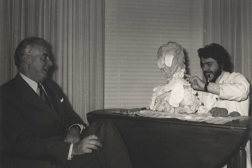 Gough Whitlam with sculptor Drago Marin Cherina