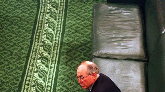 John Howard alone on the front bench, 1998