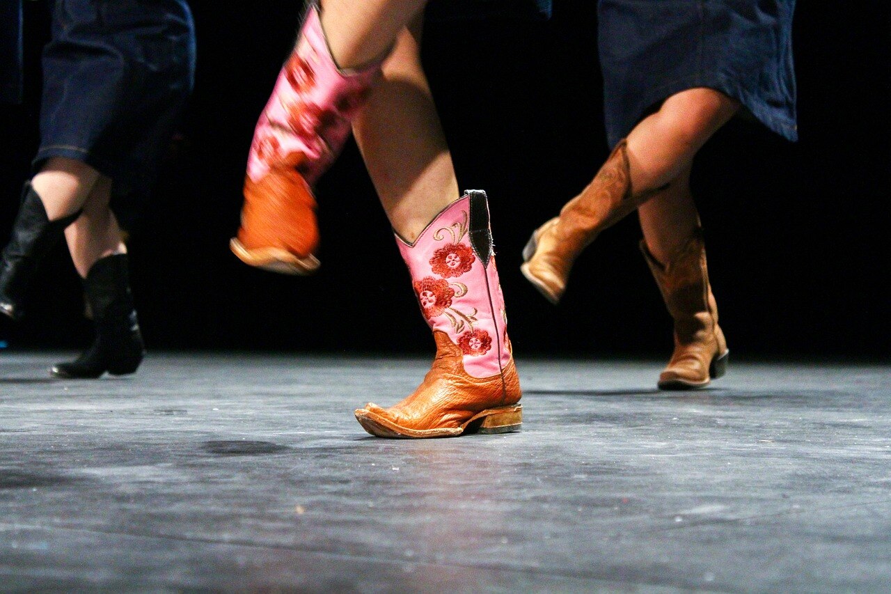 No city limits for line dancing in North Queensland - ABC listen