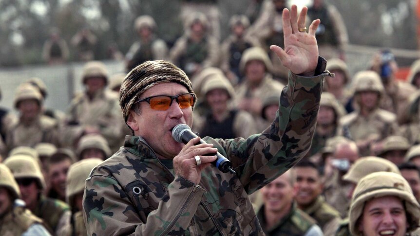 Robin Williams entertains troops in Baghdad