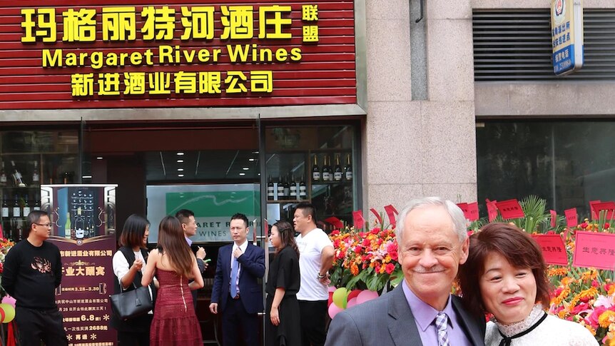 Watershed wines managing director Geoff Barrett and Zhongshan outlet director Lili Huang